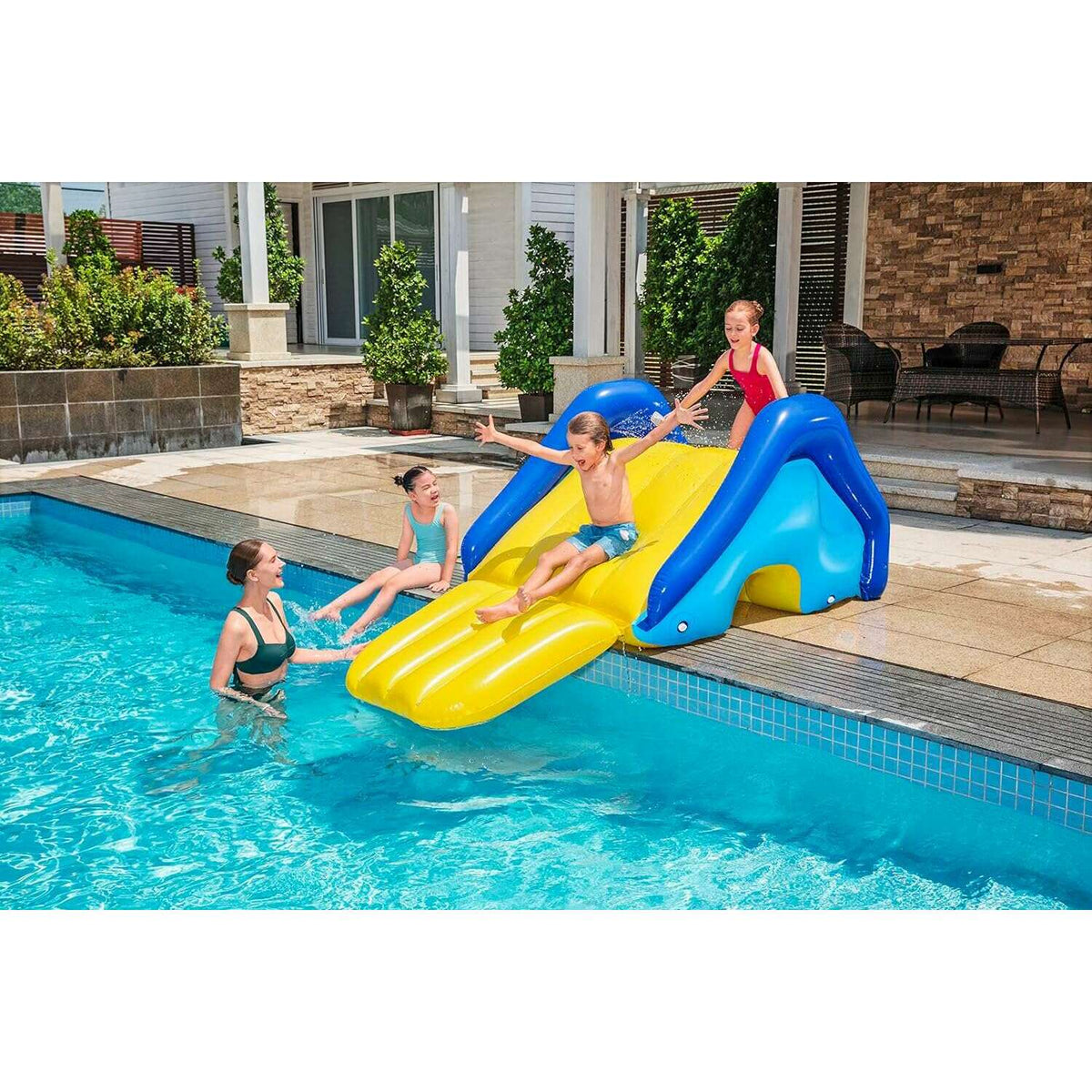 Giant Pool Water Slide 247x124x100cm pool accessories Giant Pool Water Slide 247x124x100cm Giant Pool Water Slide 247x124x100cm Bestway